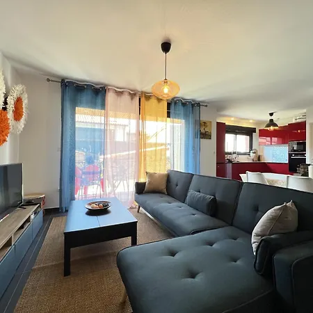 فيلة Luxe With Private Terrace *